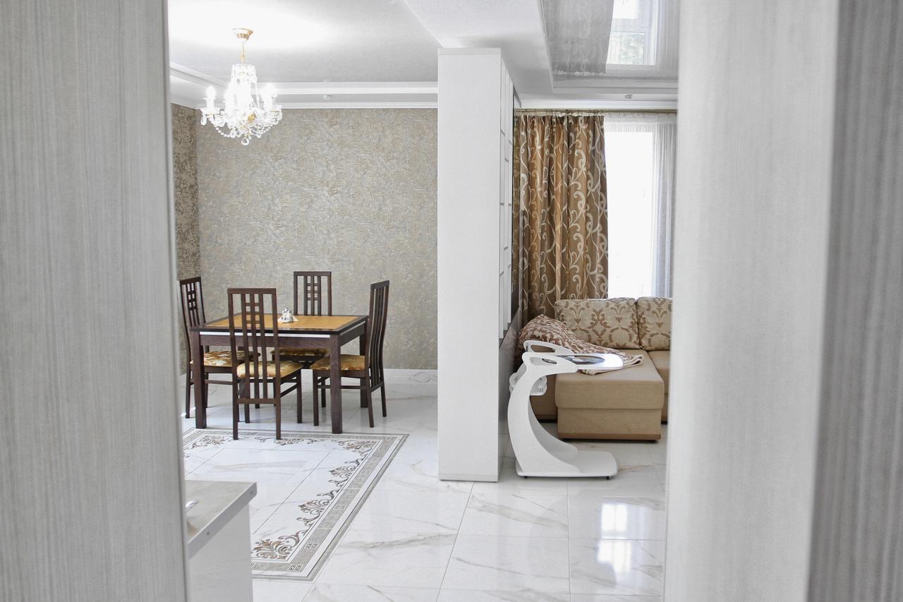 غروندو Apartment On Malaya Troitskaya 13 المظهر الخارجي الصورة